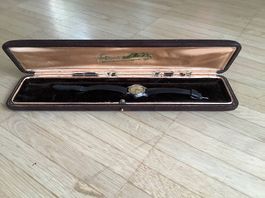 IWC Uhrenbox Vintage mit IWC Damenuhr