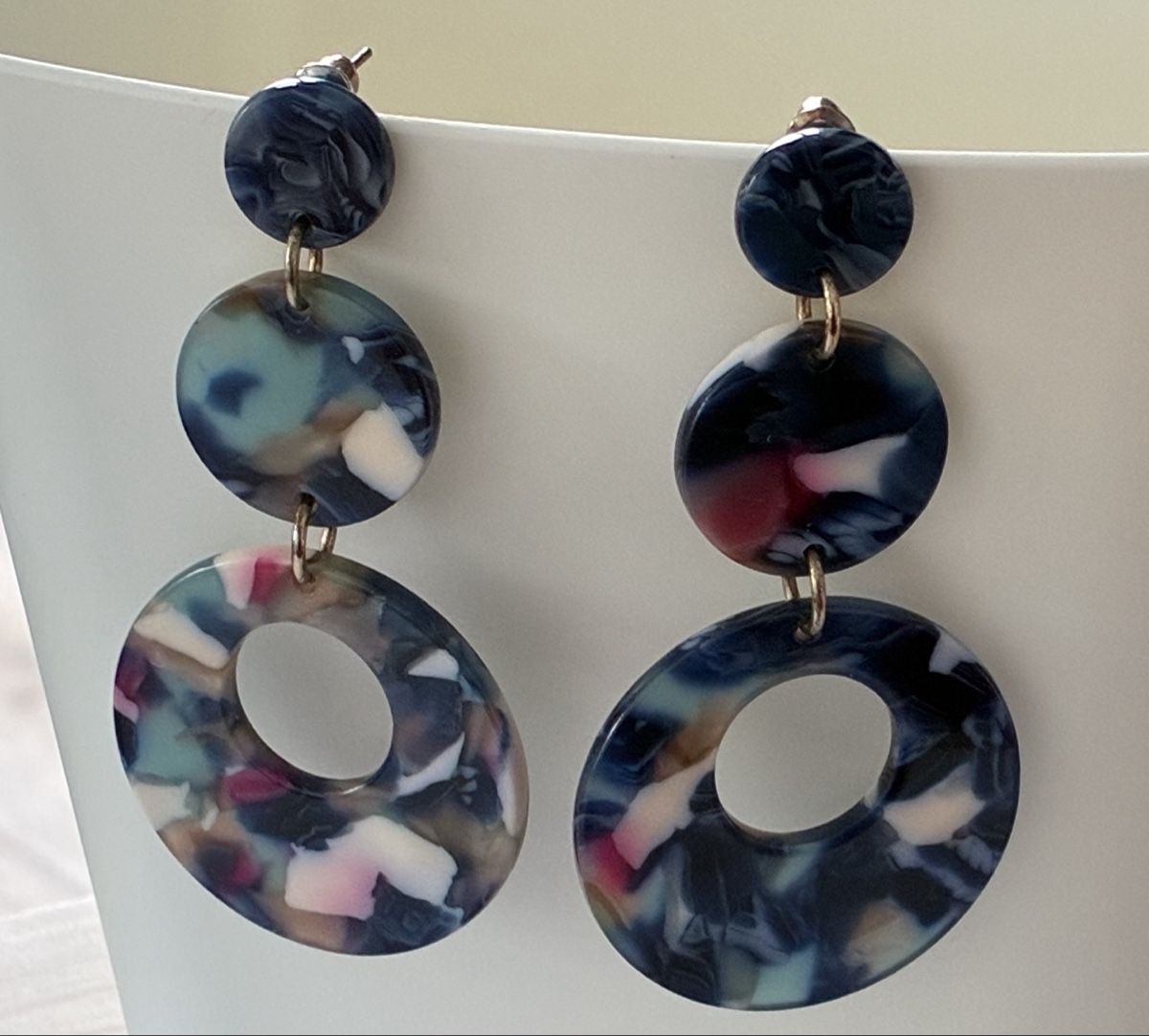 Orecchini pendenti & Orecchini a lobo: Earrings resin multi-coloured round like new condition – Usato da Basel venduto da cat_sq5m