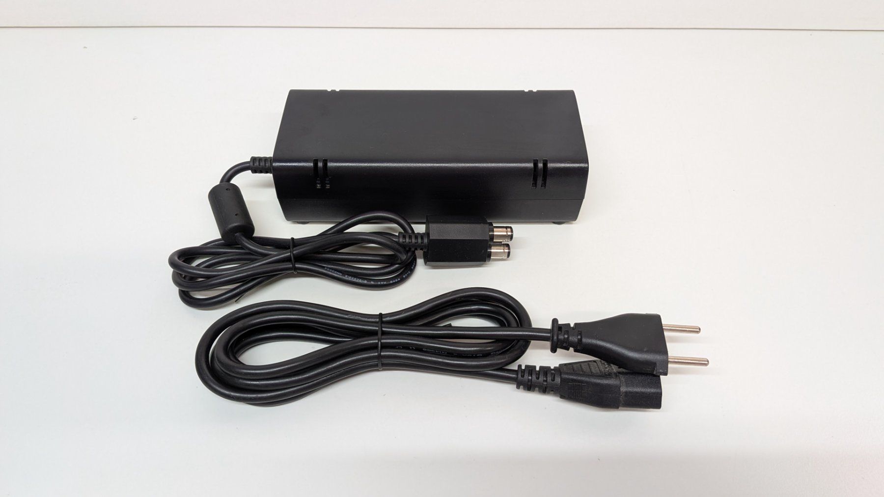 Microsoft Adapter & Kabel: Original Xbox 360 S Netzteil – Gebraucht aus Menziken von mame18