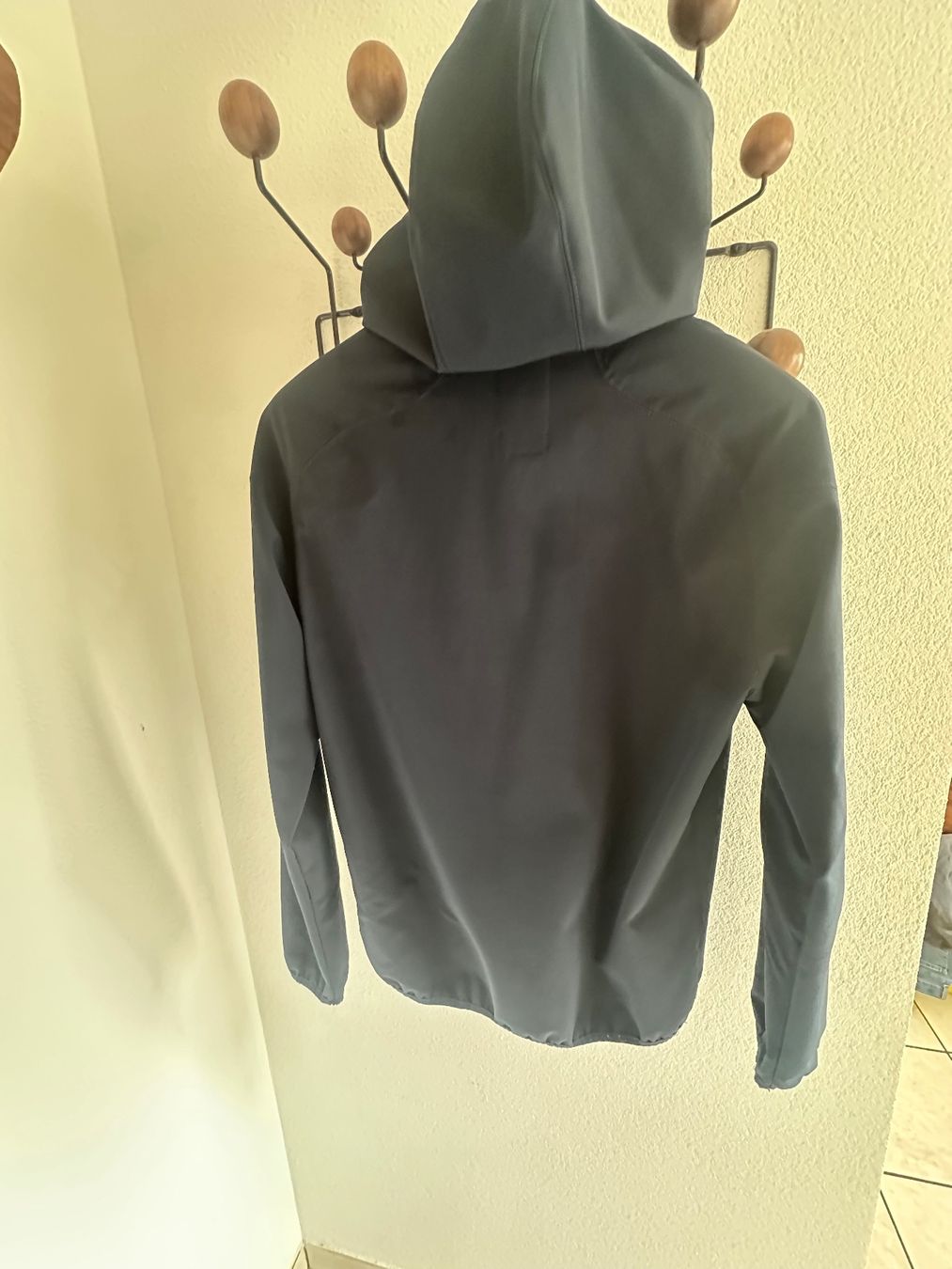 Giacche: Cobolt Softshell Hoodie Gr.M Schweden – Usato da Oberwil BL venduto da Nileferd 1