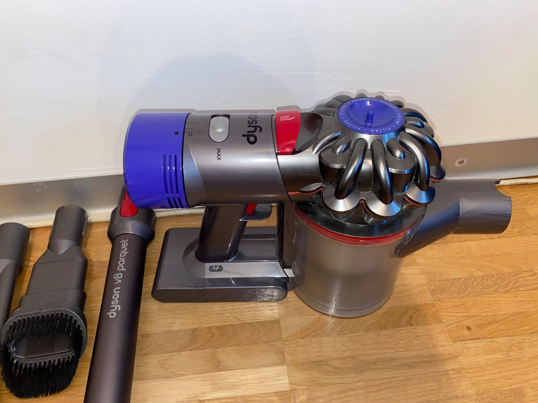 Dyson Aspirapolveri & Accessori: Dyson V8 Parquet - Staubsauger – Usato da Rotkreuz venduto da mia_dc2r 4