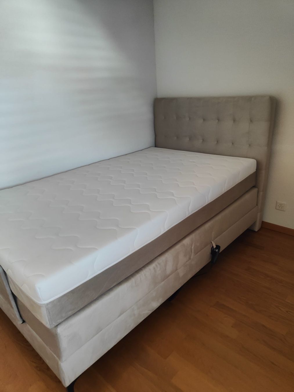 Mömax Letti: Boxspringbett Falcon In Grau – Usato da Flawil venduto da ludalrom