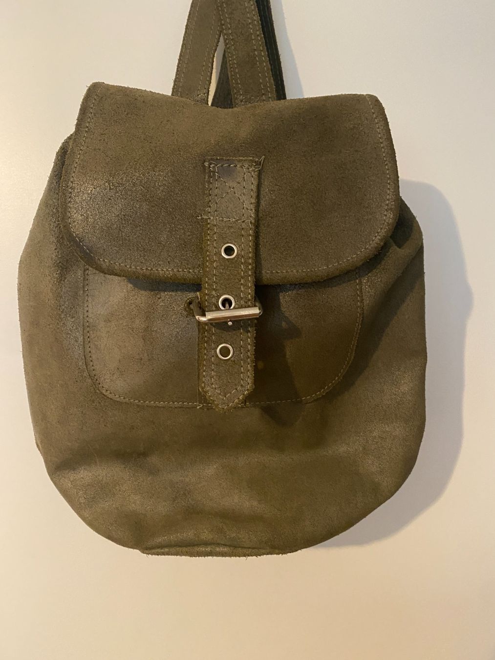 Zaini: Robuster Leder Rucksack olivgrün – Usato da Thalwil venduto da gb_ea2000