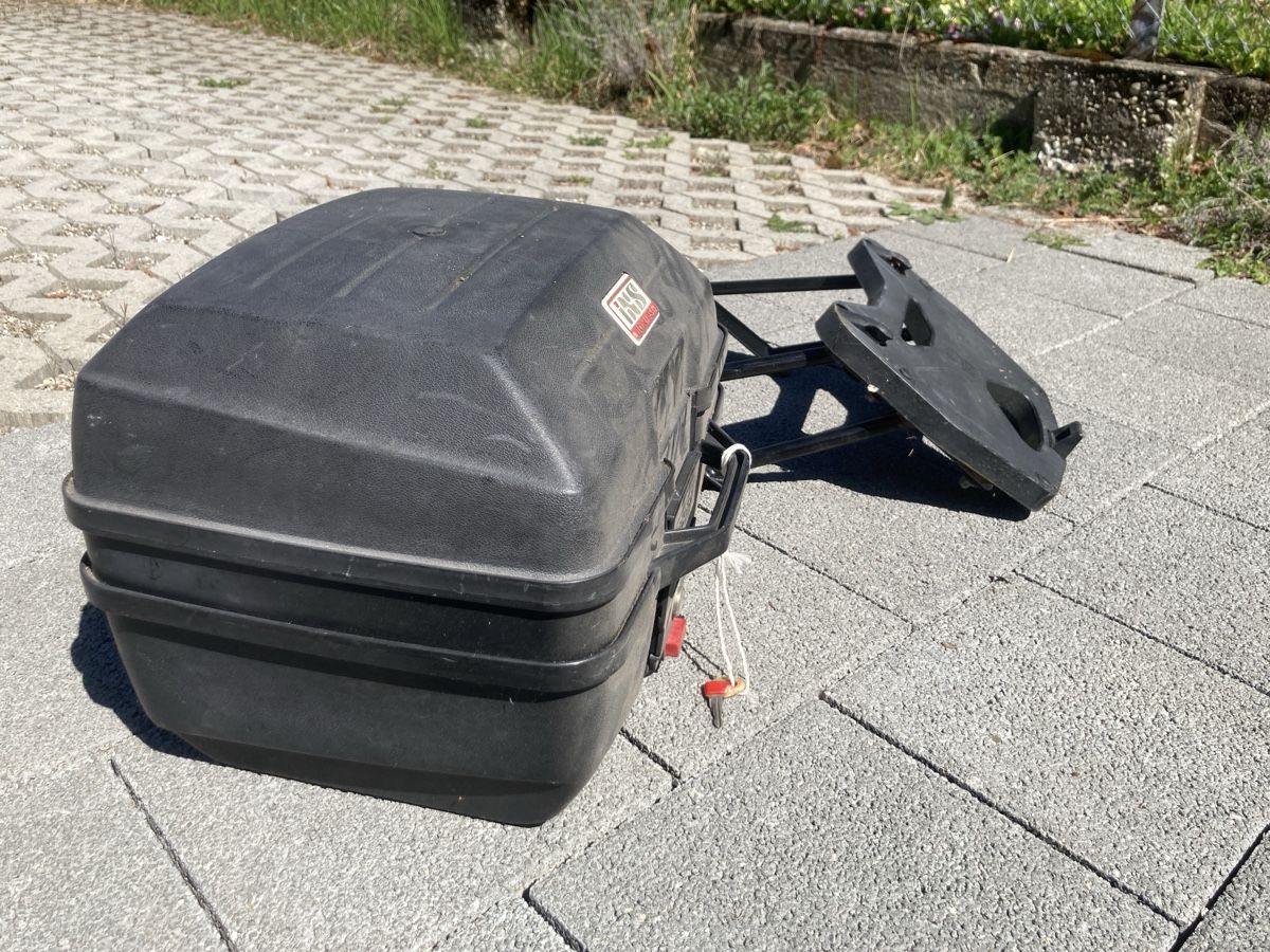 IXS Topcase: IXS Motorrad Topcase & Befestigung – Usato da Burgdorf venduto da cjhw 1