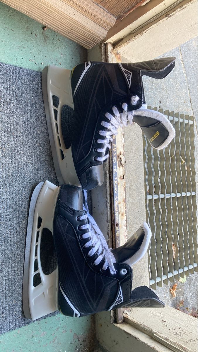 Bauer Pattini da ghiaccio: Eishockeyschlittschuhe Bauer schwarz – Usato da Winterthur venduto da Smass