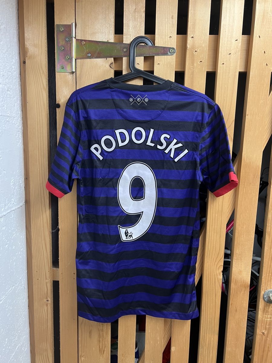 Nike Canottiere & Pantaloni: Arsenal 2012-2013 Trikot Podolski  – Usato da Cully venduto da DealerPrice