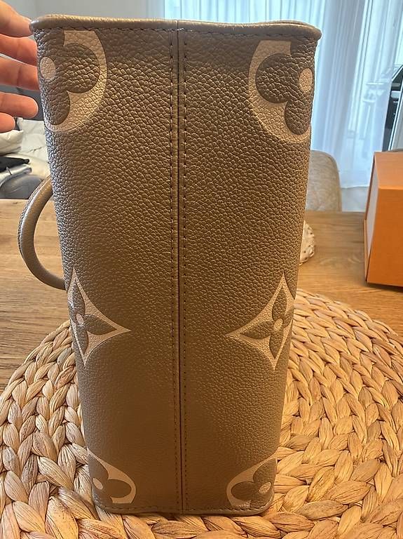 Taschen für Damen: LOUIS VUITTON ONTHEGO TASCHE – Gebraucht aus Dottikon von jus_v5br 4