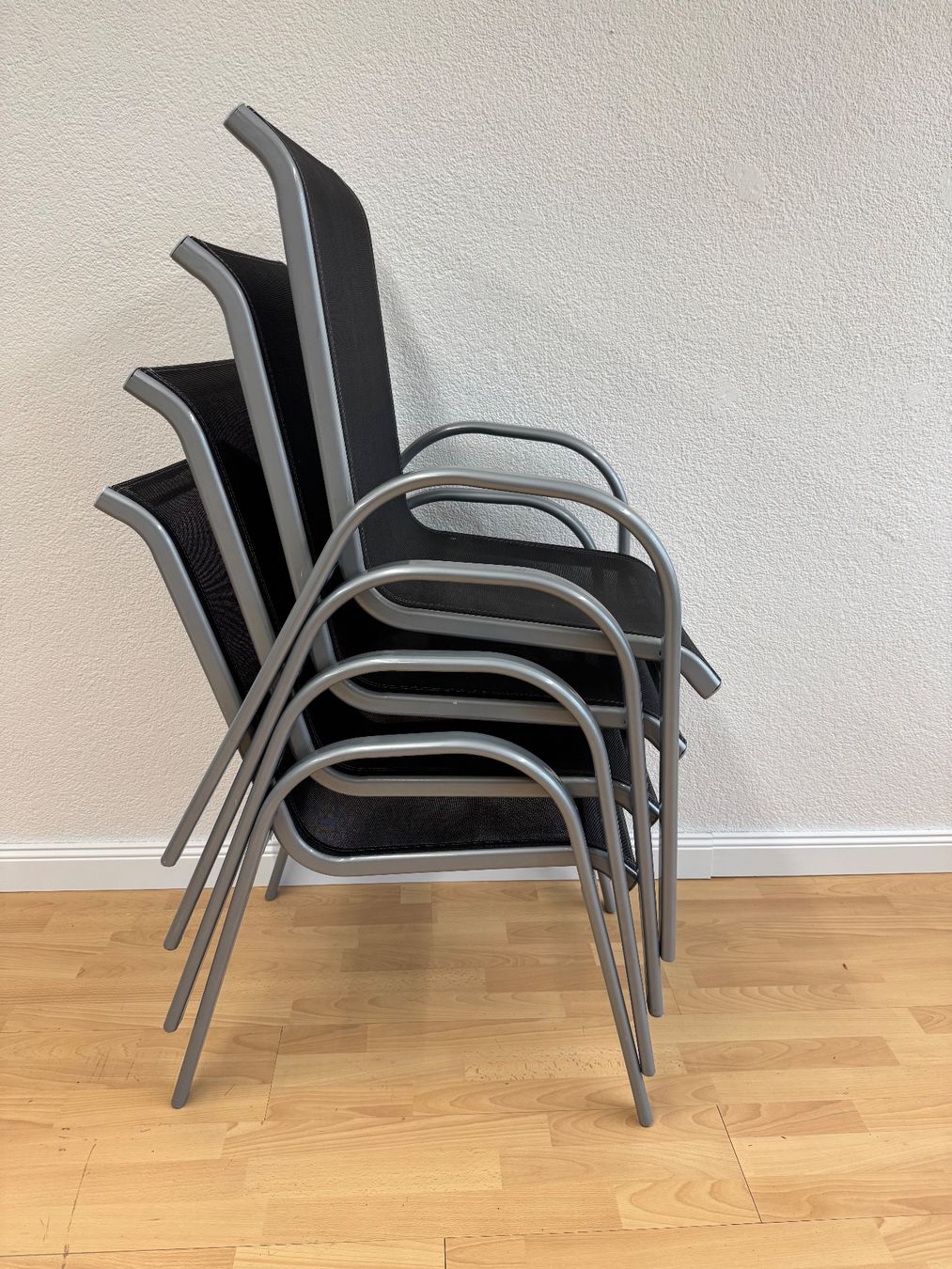 Sedie: 4 Stapelbare Gartenstühle aus Aluminium – Usato da Horgen venduto da Grizzly83 5