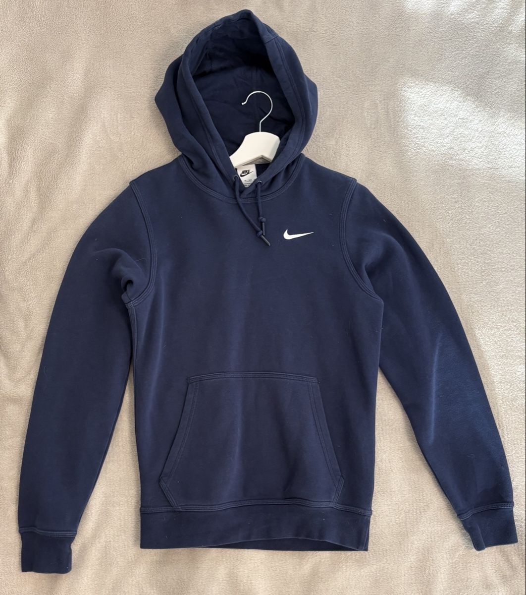 Nike Pullover & Sweatshirts: Pull bleu- Nike  – Gebraucht aus Plan-les-Ouates von ariana.stl
