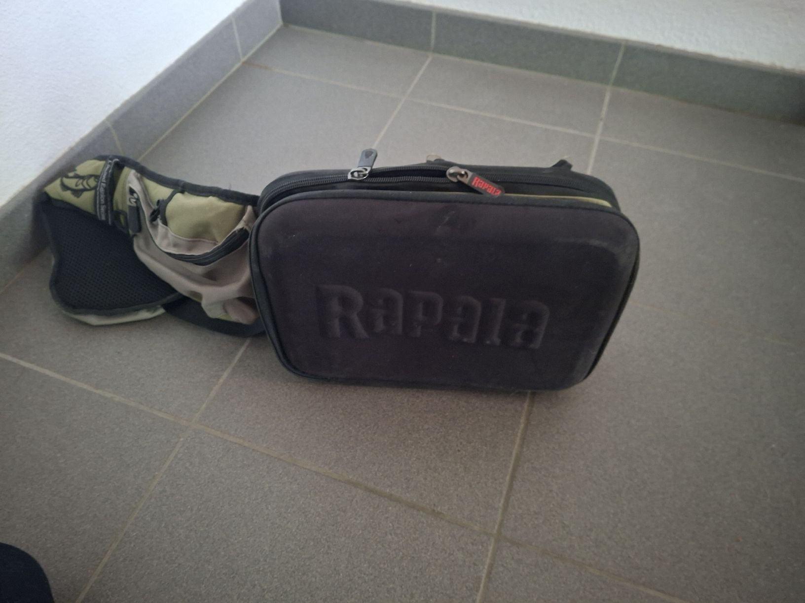 Taschen: Rapala Anglertasche, Top Zustand, praktisches Format – Gebraucht aus Gondo von Du2020 5