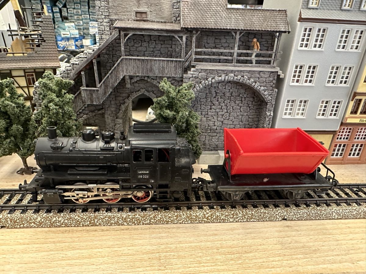 Märklin Modelleisenbahnen: Märklin 3000 4513 Kipplorenzug – Gebraucht aus Lupsingen von New-Haven 1