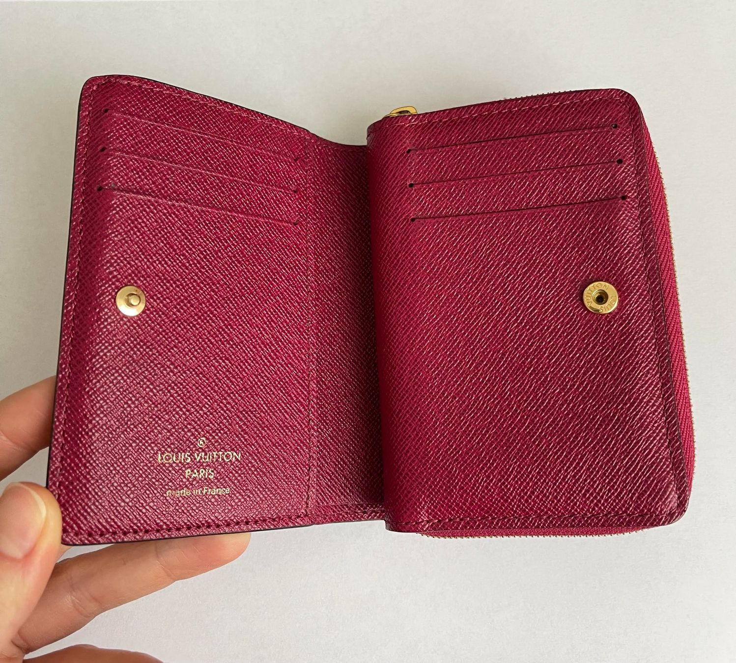Louis Vuitton Portamonete: Louis Vuitton Lou Geldbörse – Nuovo (secondo la descrizione) da Kreuzlingen venduto da fra_95nj 2