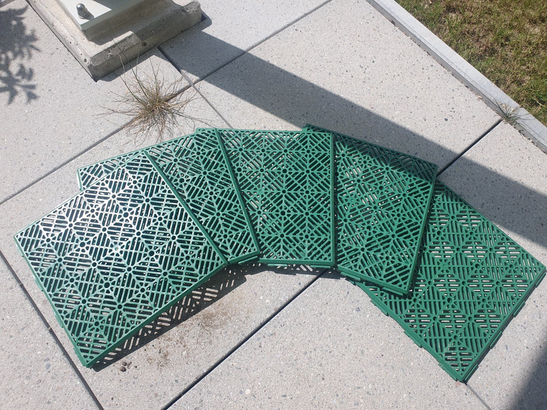 Rivestimenti per pavimenti: 48 grüne Gartenplatten – Nuovo (secondo la descrizione) da Wettingen venduto da Hypria 2