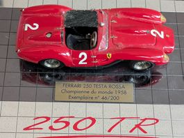 Miniature Ferrari 250 Testa Rossa 1958 (echelle 1/43)