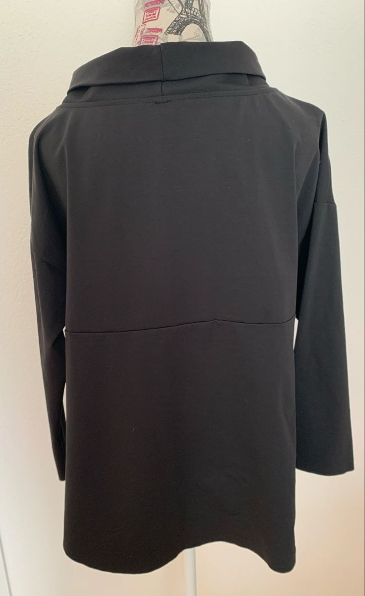 T-Shirts: Elegantes Shirt Grösse S, schwarz – Neu (gemäss Beschreibung) aus Herisau von mikeho2000 1