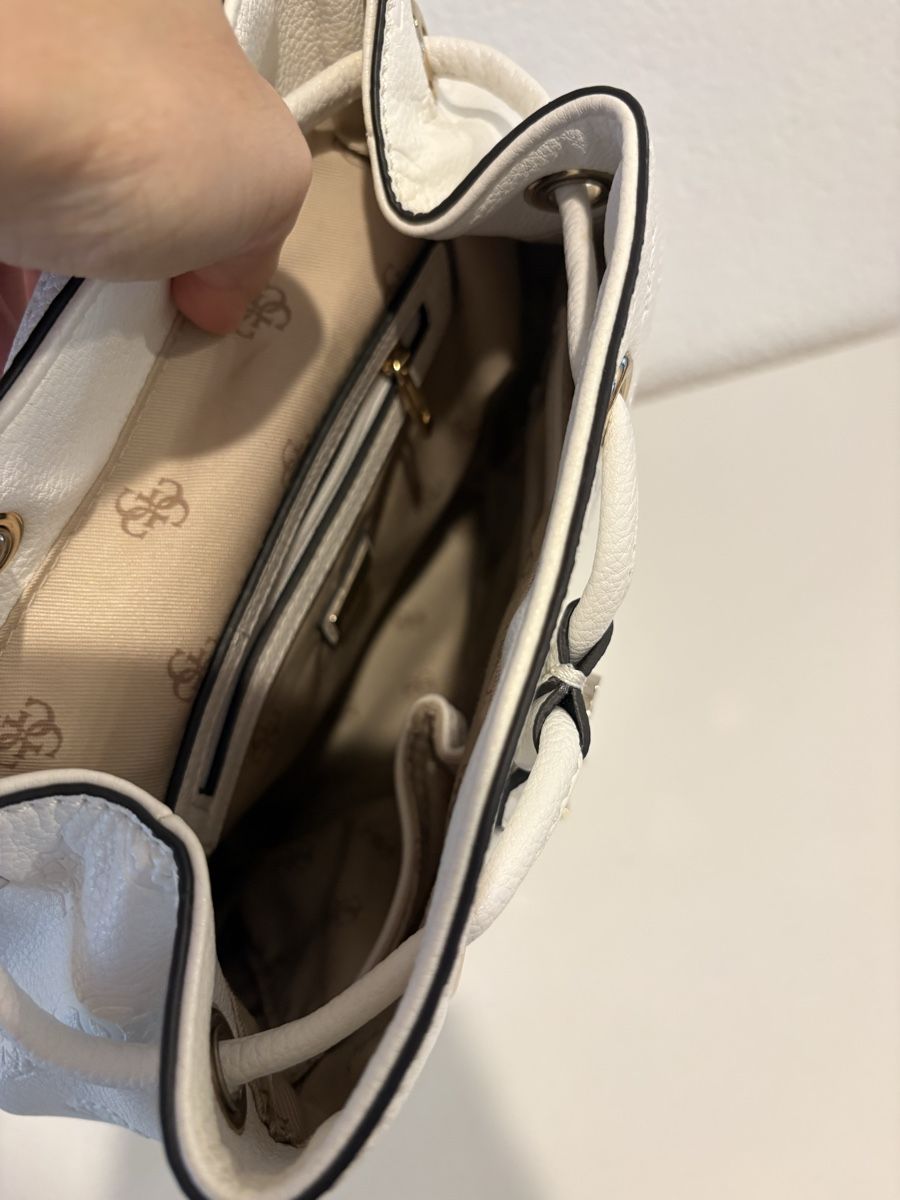 Guess Rucksäcke: Rucksack – Gebraucht aus Bülach von kittygismo 6