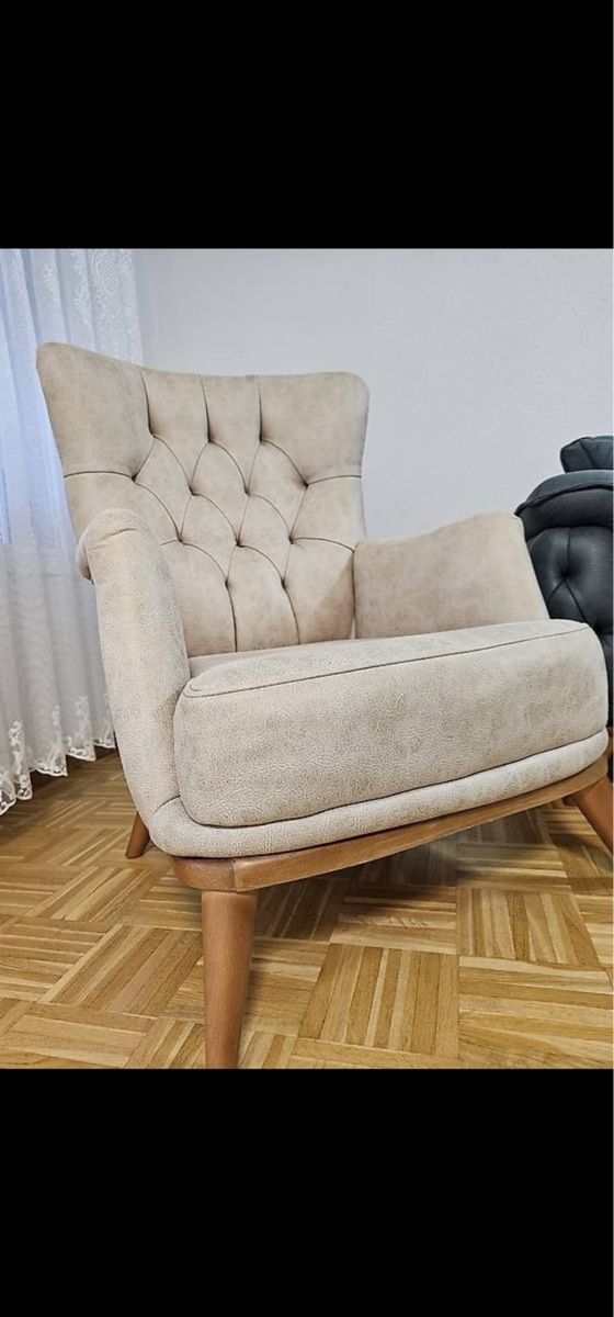 Sofas: Möbel – D'occasion à Zollikofen par kem_vdd6
