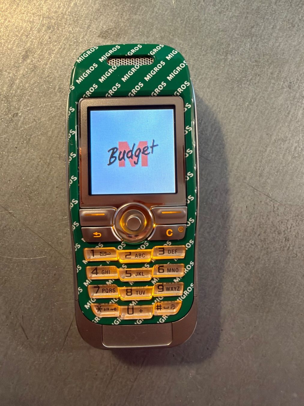 Ericsson Telefoni cellulari / Smartphones: Sony Ericsson J300i M-Budget: Mini-Kulthandy – Usato da Affoltern am Albis venduto da nickerchen