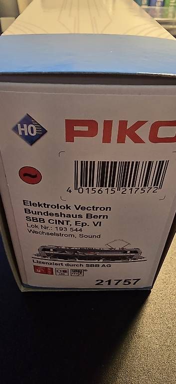 Modellini di ferrovie: SBB Vectron Bundeshaus – Usato da Ebikon venduto da Mr.Busdriver 1