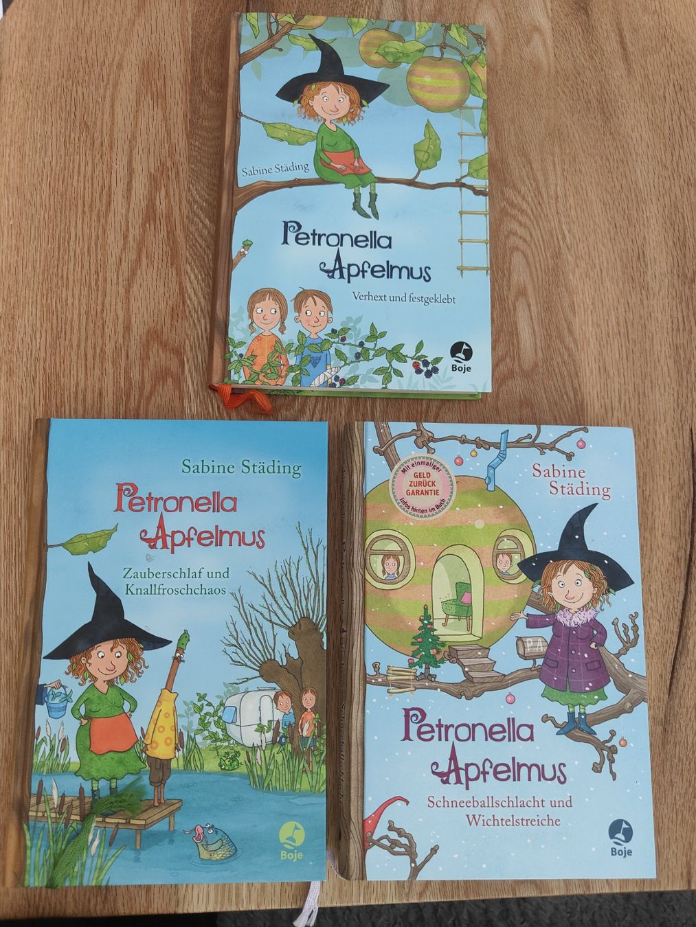 Livres: 3 Petronella Apfelmus Bücher – Neuf (Voir description) à Möriken AG par Tigerente12