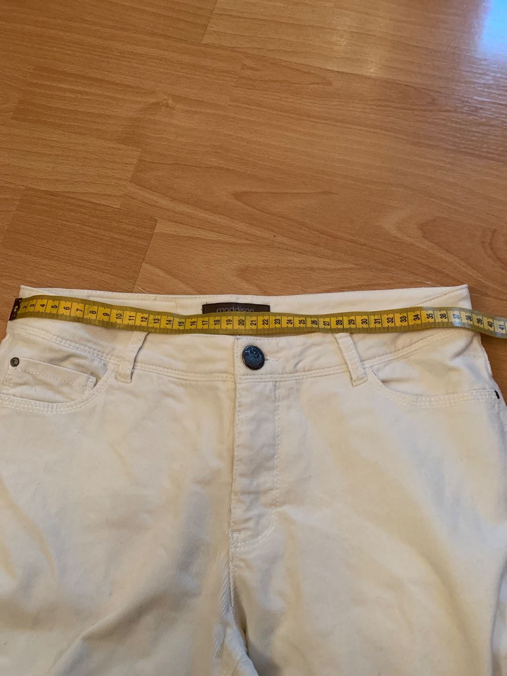 Maddison Pantaloni: Joli pantalon blanc Maddison taille 38 – Usato da MEYRIN venduto da Gwendo10 4