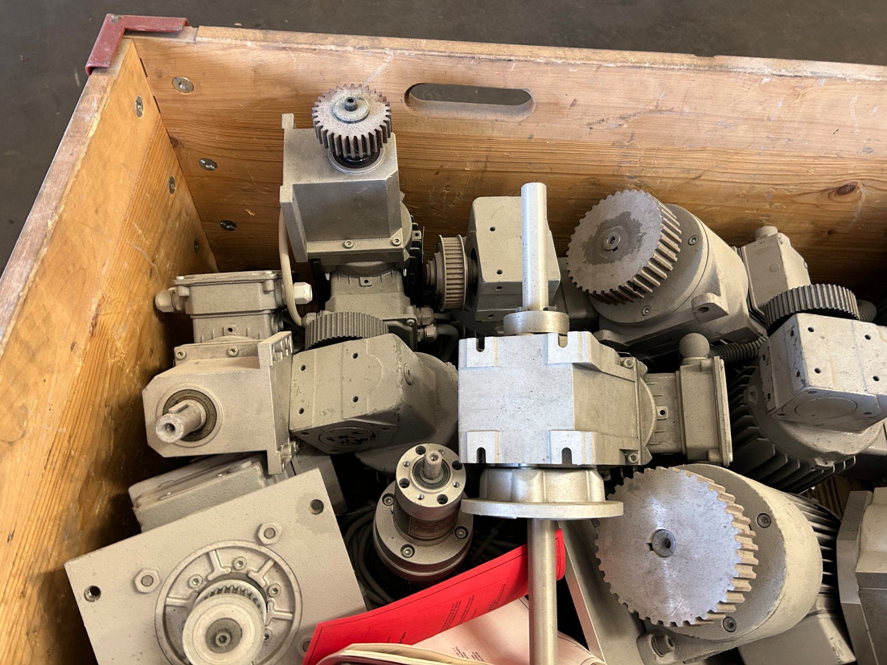 Motori: Grosser Posten Elektro- Getriebe Motore – Usato da Zofingen venduto da Maschinenfabrik 3