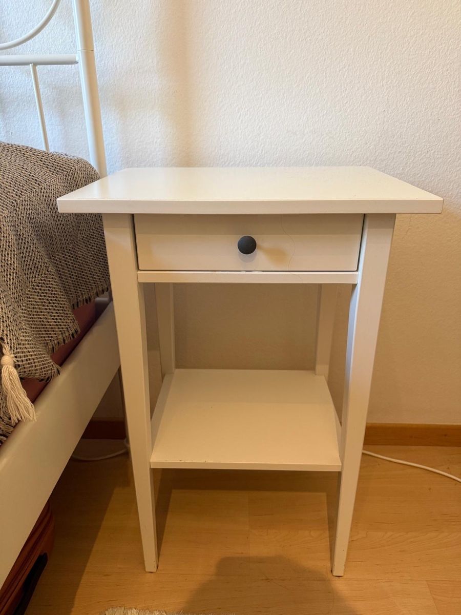 Letti: IKEA Bett und 2 Nachttischen – Usato da Vitznau venduto da mehmetch 1