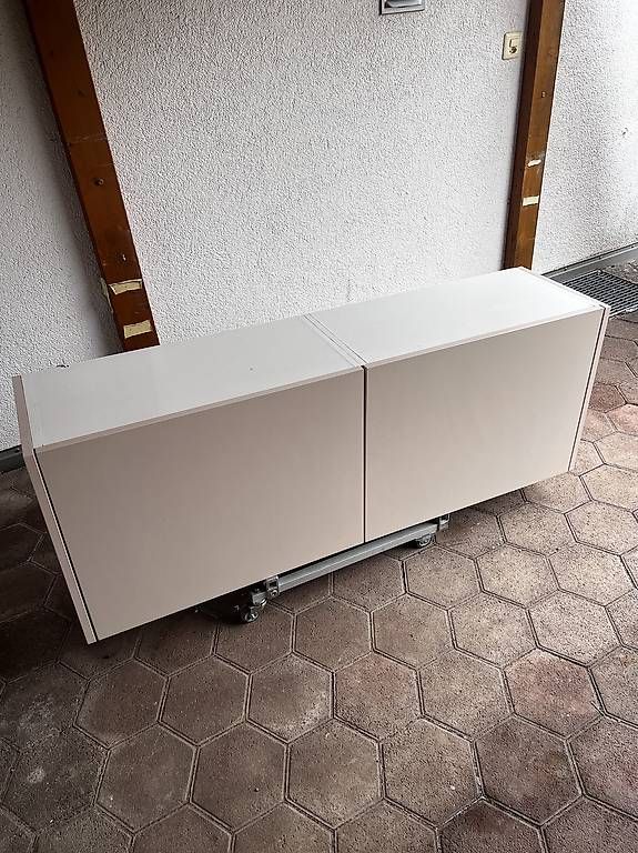 Armadi: Wandschrank mit Beleuchtung – Usato da Ormalingen venduto da jo_see