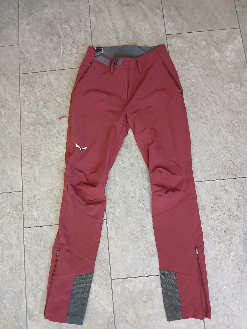 Salewa Pantaloni: Salewa Sporthose Grösse 36 – Usato da Niederurnen venduto da yoio