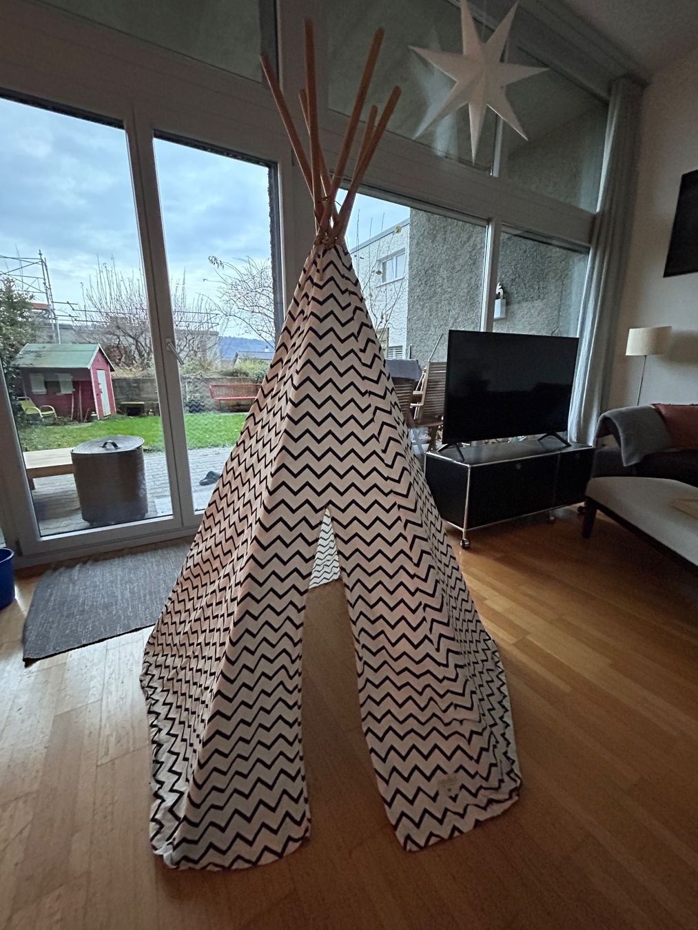 Nobodinoz Alri letti & mobili per bambini: Spielzelt Tipi Nobodinoz – Usato da Nussbaumen AG venduto da huanglong