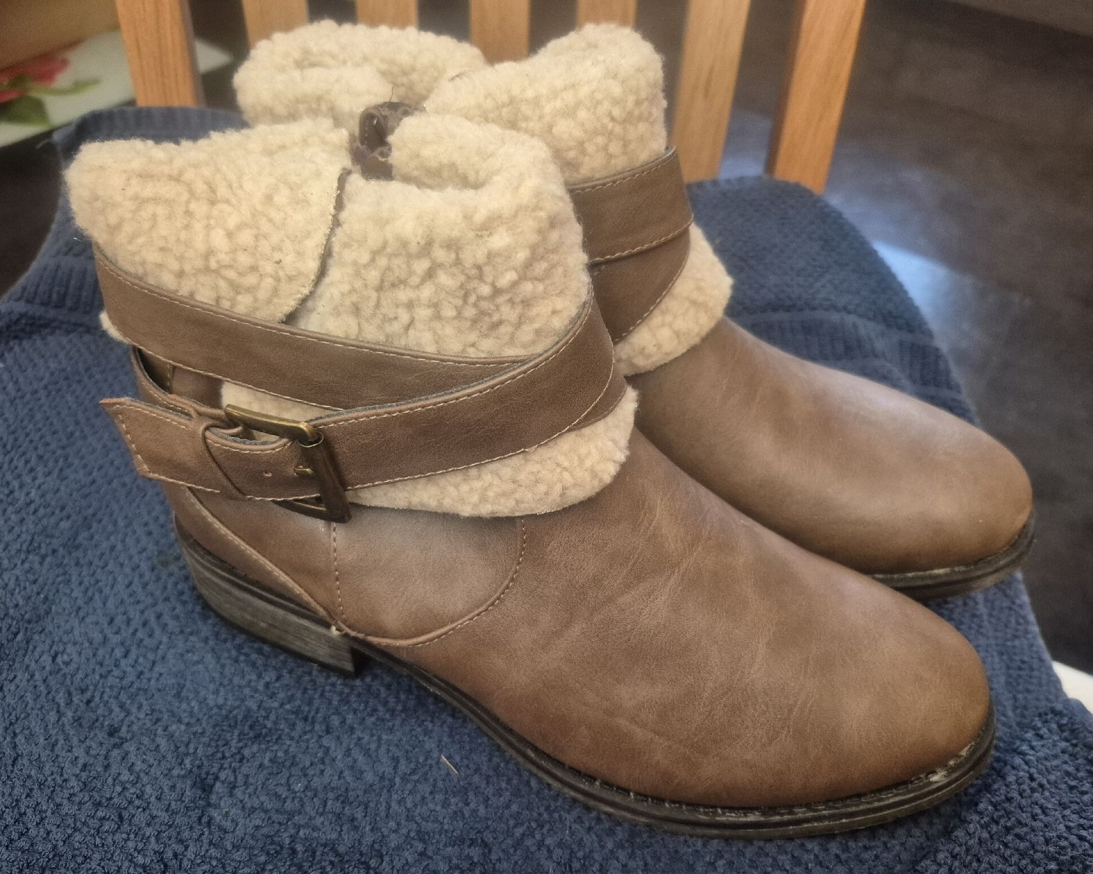 Scarpe da donna: Stiefeletten – Nuovo (secondo la descrizione) da Winznau venduto da Diabetes 2