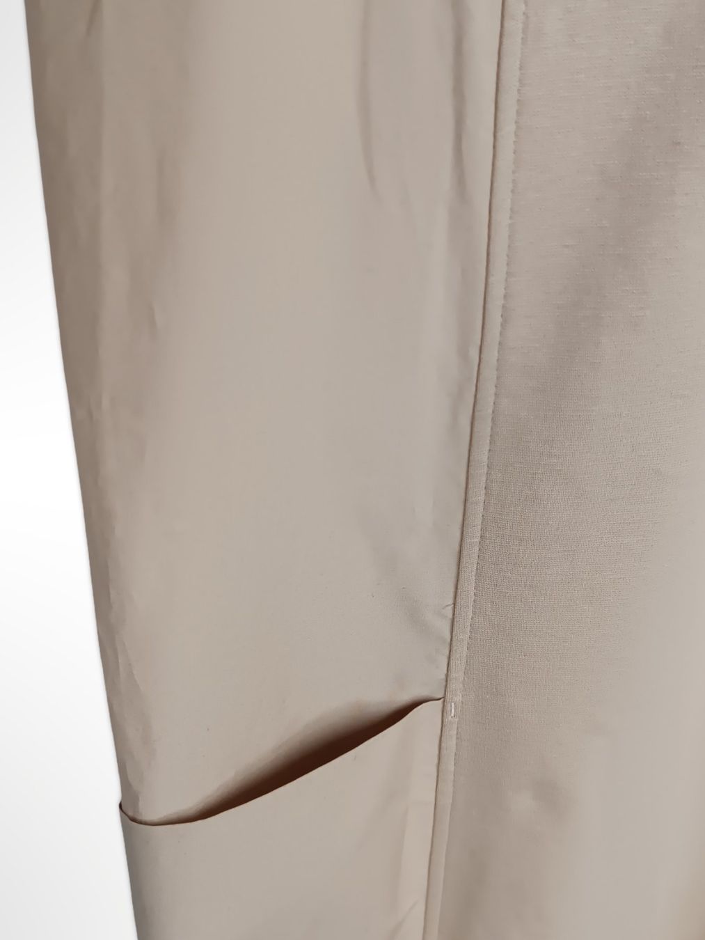 Cos Tute: COS Oversized-Hosenanzug beige – Usato da Suhr venduto da Restwert_Suhr 2