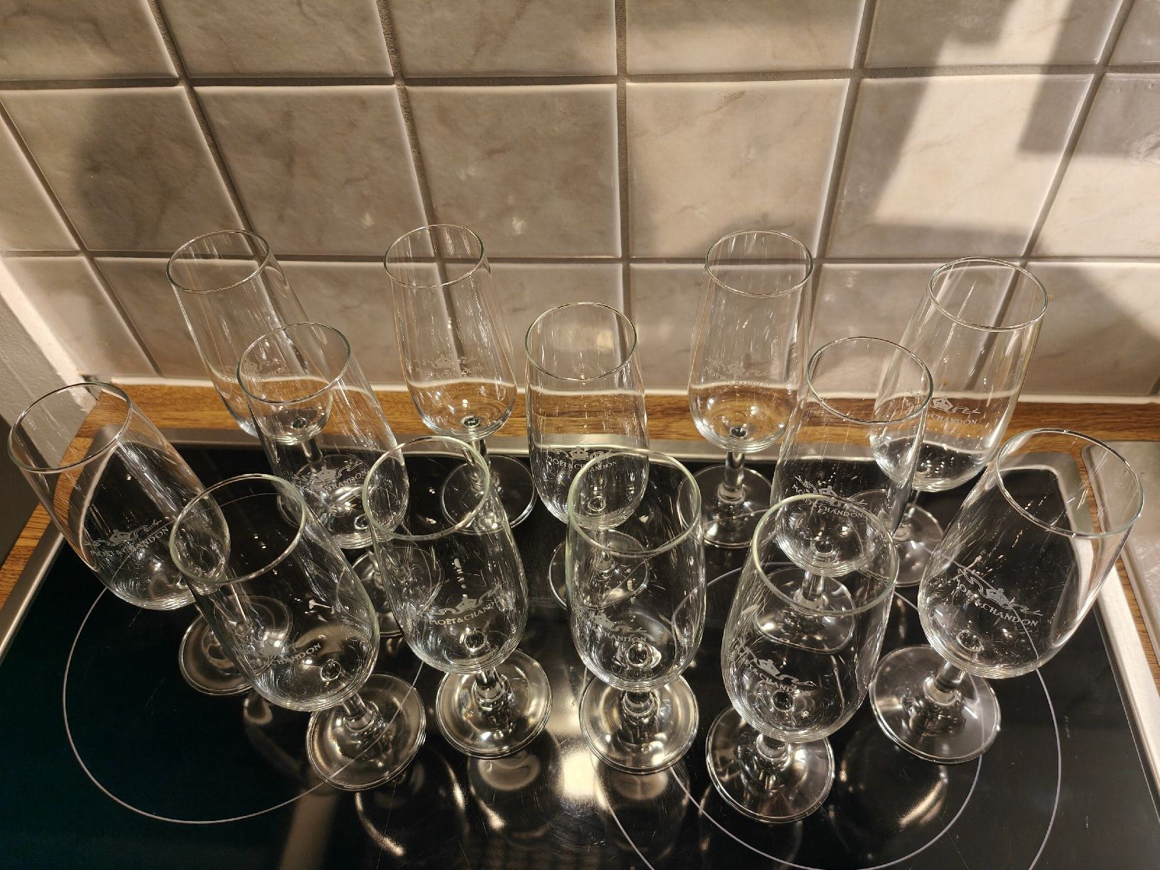 Gläser: 13 Champagner Gläser von Moët & Chandon – Gebraucht aus Einsiedeln von RaphaelSimeon 3