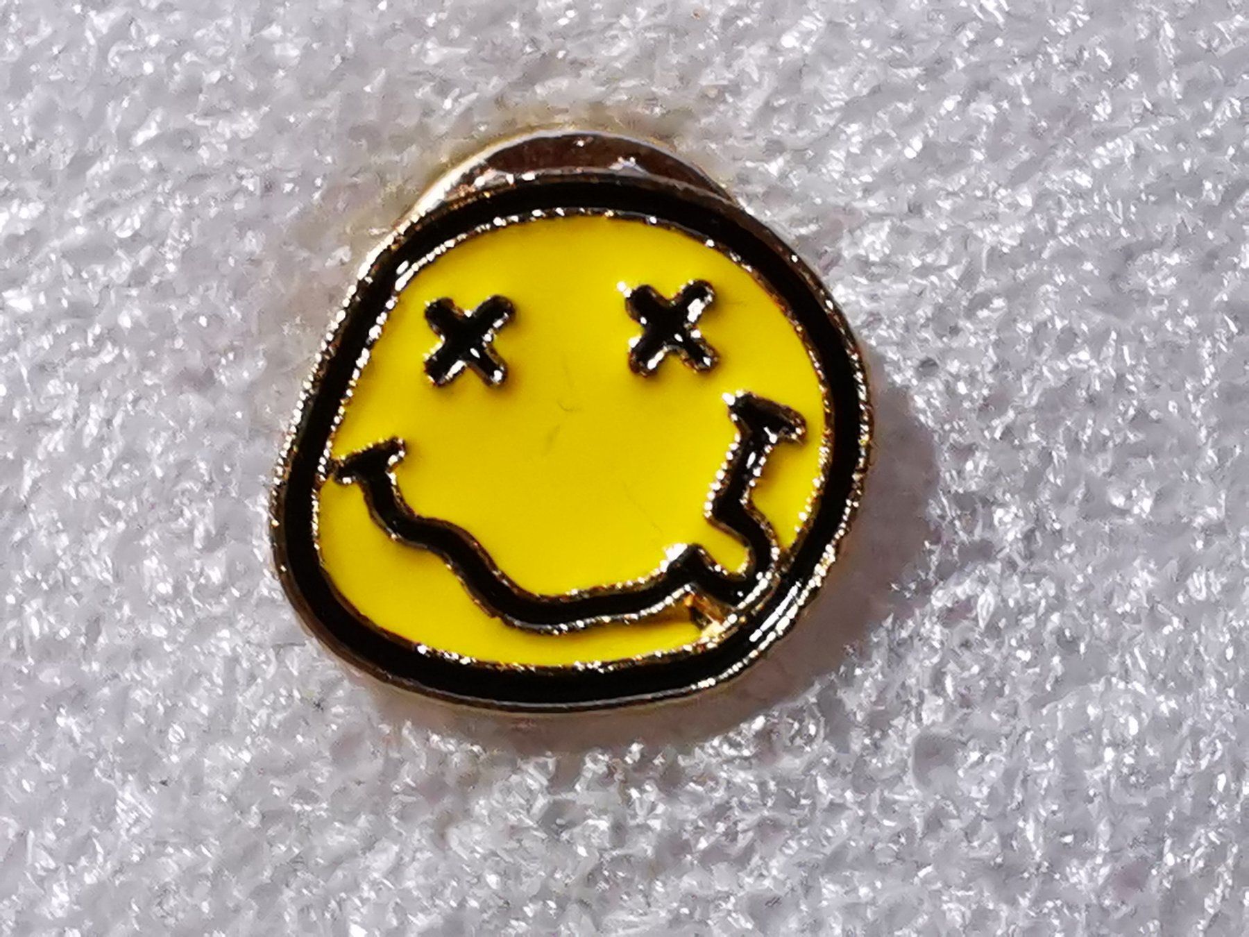 Placchette & Badge: Ansteckpin 43: Smiley – Usato da Oppligen venduto da Pin-Fall-Shop