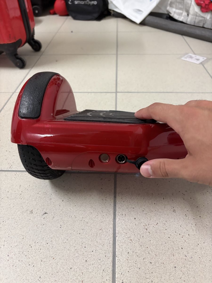 Hoverboards: Red Hoverboard Electric Scooter Used Condition – D'occasion à Küsnacht ZH par las_w8st 3