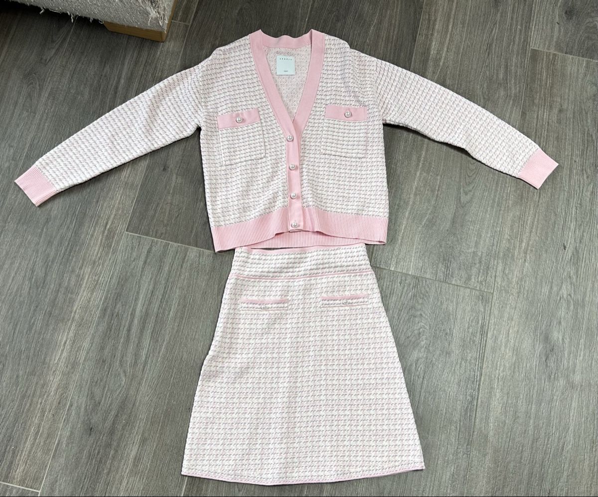 Sandro Vestiti: Sandro Dress – Nuovo (secondo la descrizione) da Bad Ragaz venduto da vjmast