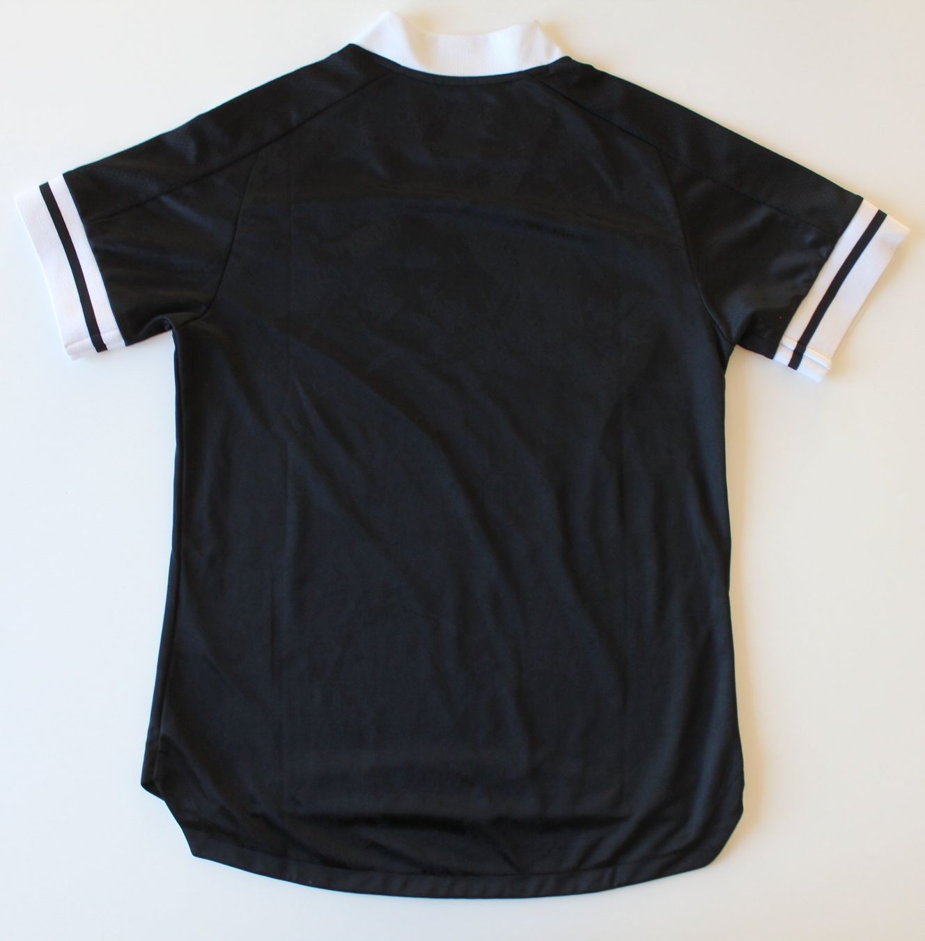 Adidas T-shirt: T-shirt Adidas noir  t. S – Usato da Peseux venduto da Gilloss 4
