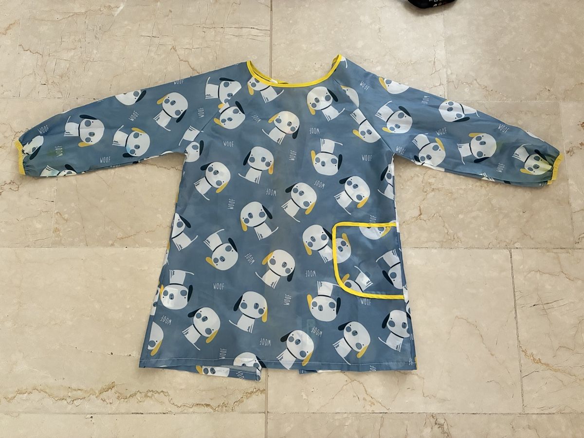 Altro materiale per artisti: Kinder Malschurz / Hundemuster blau / Gr. 120cm – Usato da Münchenstein venduto da pricehouse
