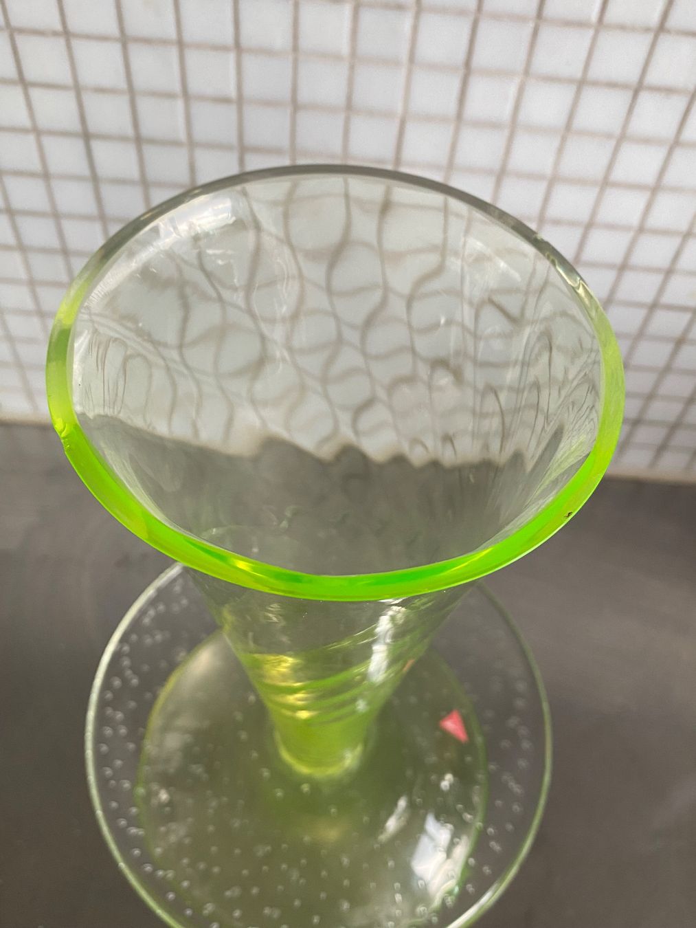 Vasi & Recipienti: Uranglas Postmoderne Vase aus Uraniumglas Borek Sipek Kunst – Usato da solothurn venduto da soko75 2