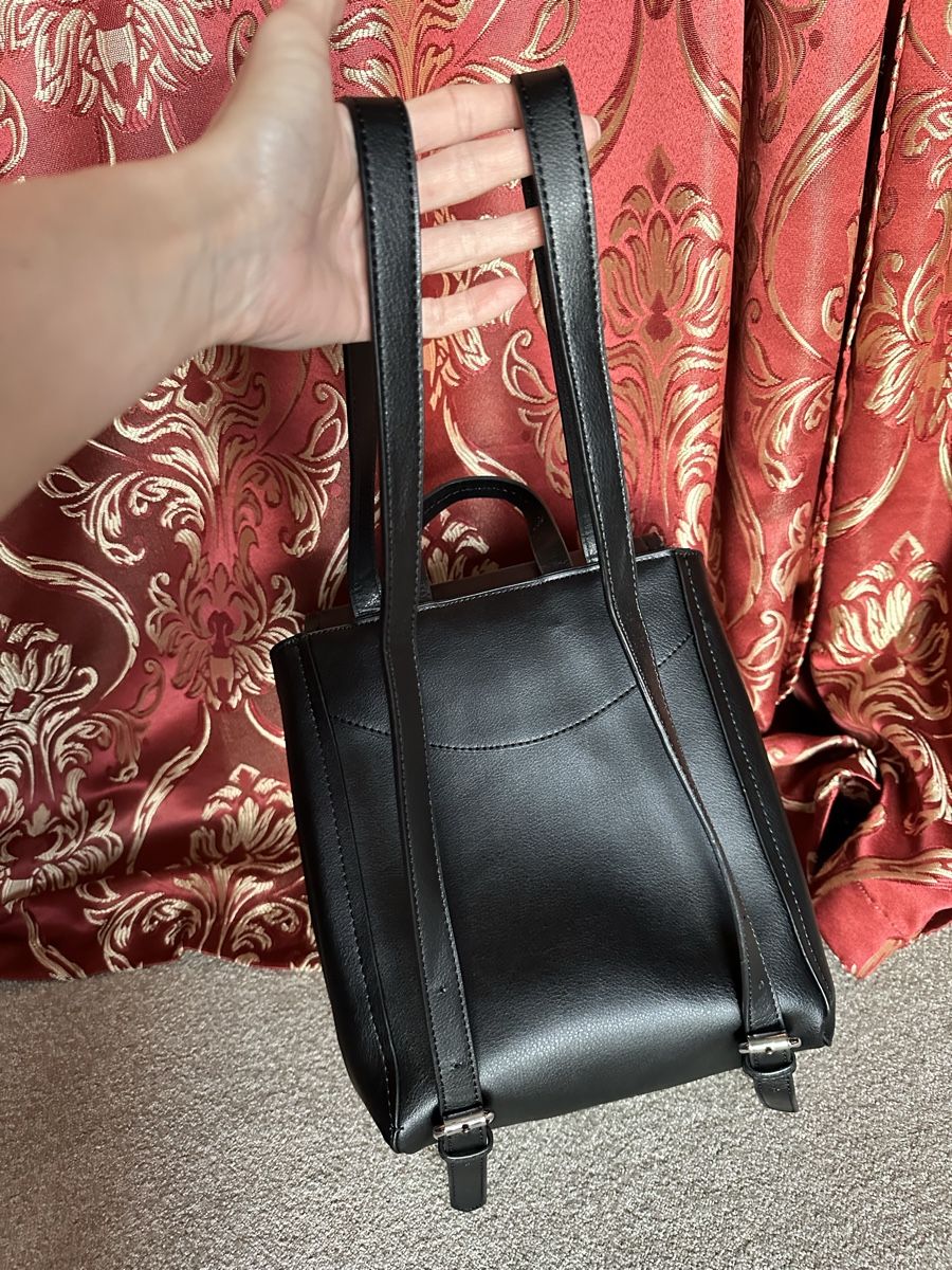 Zaini: Rucksack, schwarz, silber, wie neu – Nuovo (secondo la descrizione) da Zollikon venduto da into-the-west 4