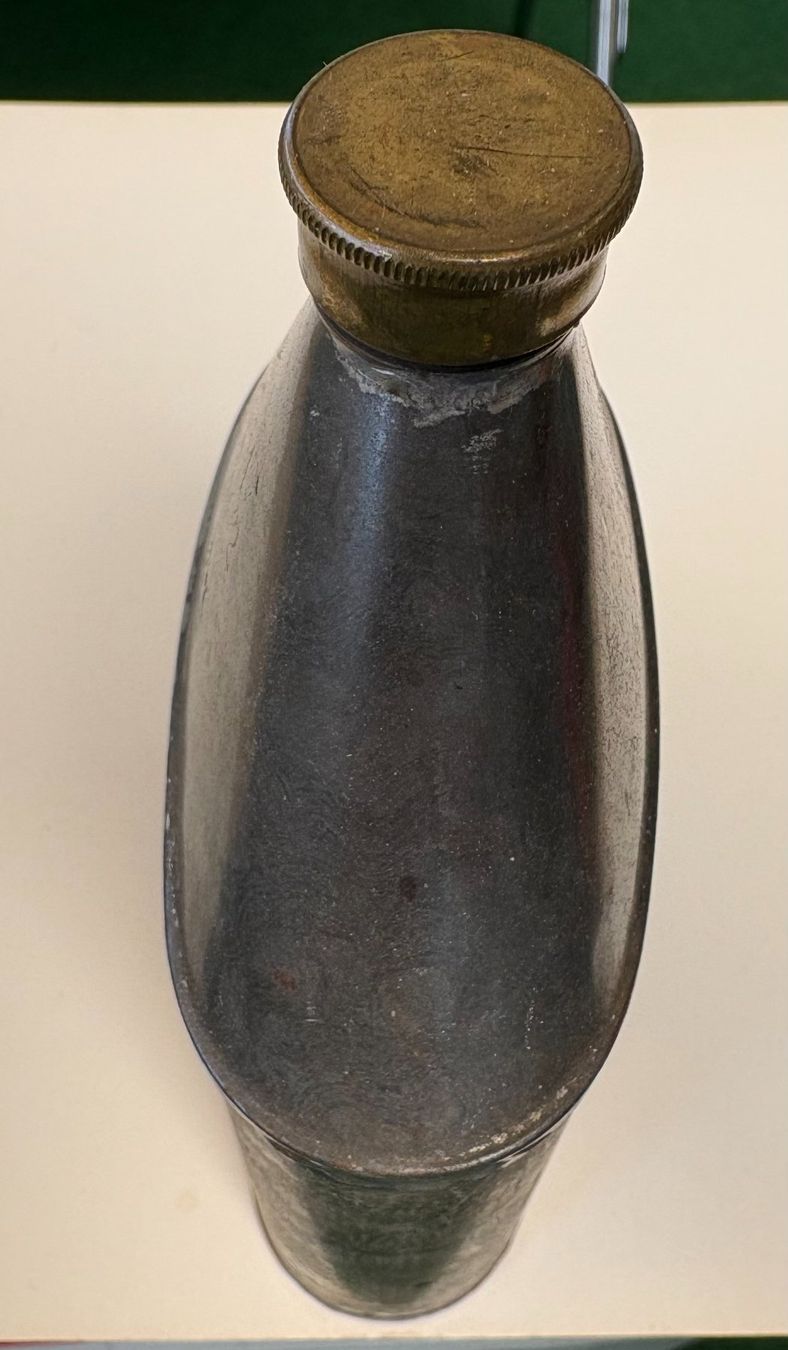 Bottiglie: VINTAGE BLECHFLASCHE – Usato da Ostermundigen venduto da wini63 4