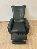 Relaxsessel aus dunkelgrünem Leder mit Massagefunktion