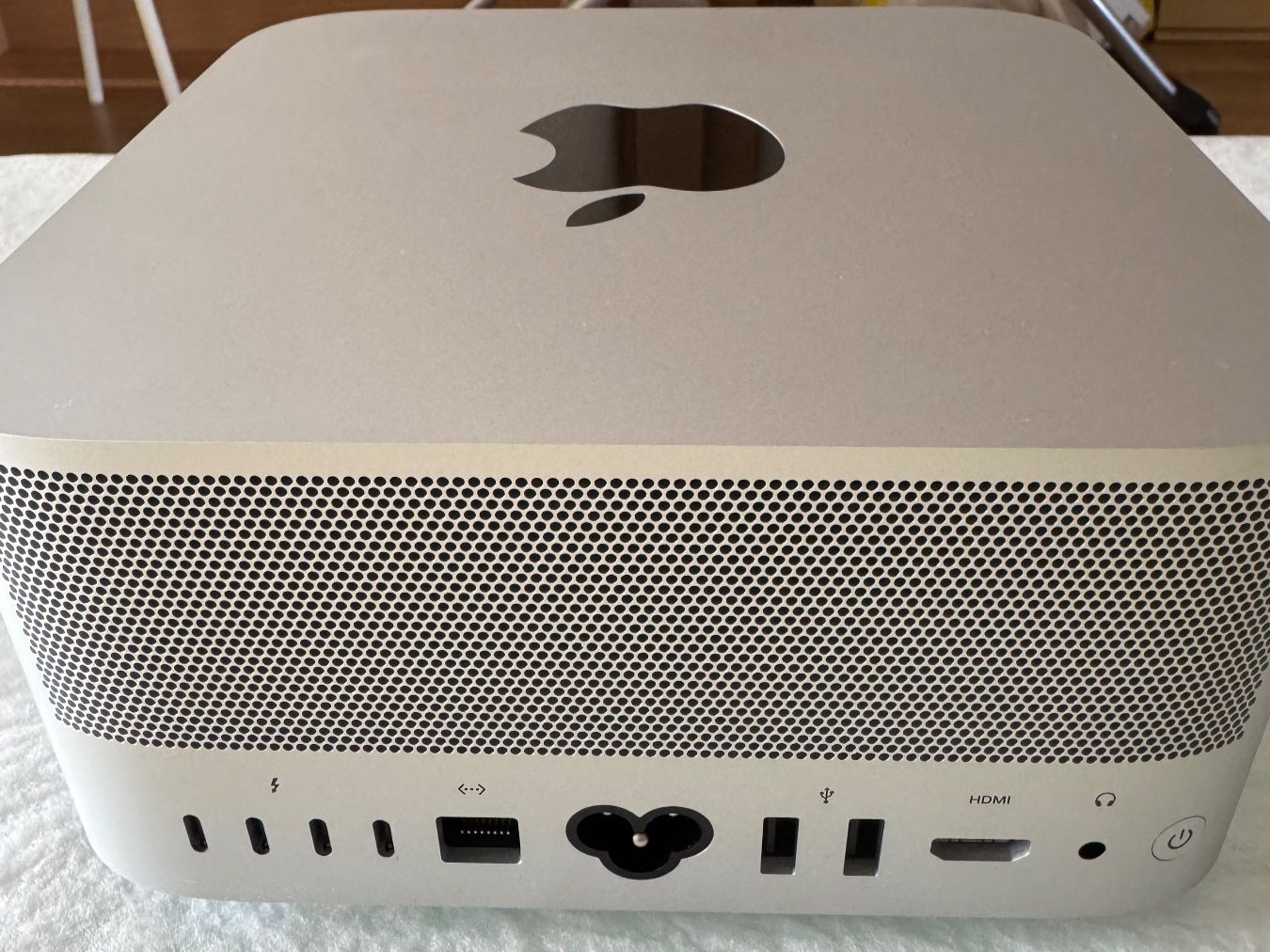 Apple PCs: Mac Studio Apple M2 Max CPU 12, GPU 30, 32 Go RAM, 512Go SSD – D'occasion à Martigny par pierre_333 2