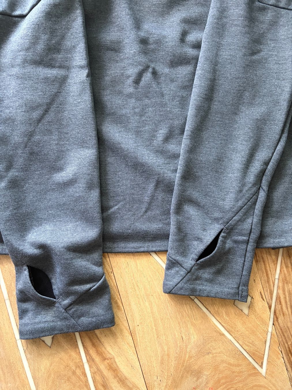 Maglioni & Felpe: Herren Hoodie grau Grösse M – Nuovo (secondo la descrizione) da Oberweningen venduto da Achille.3 5
