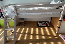 Lit enfant en hauteur