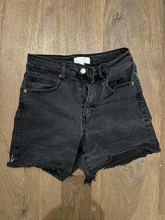 Schwarze Denim Shorts, Gr. 36, neuwertig für den Sommer