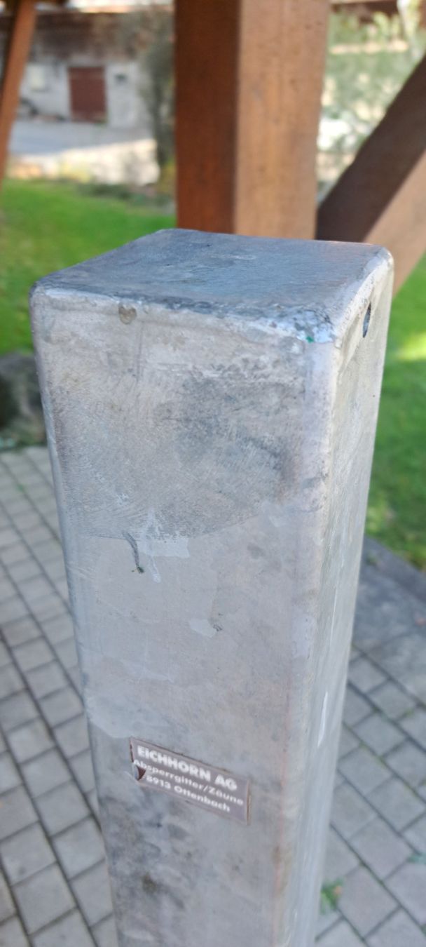 Recinzioni: massiver eisenpfosten verzinkt – Usato da Benzenschwil venduto da 007tinu
