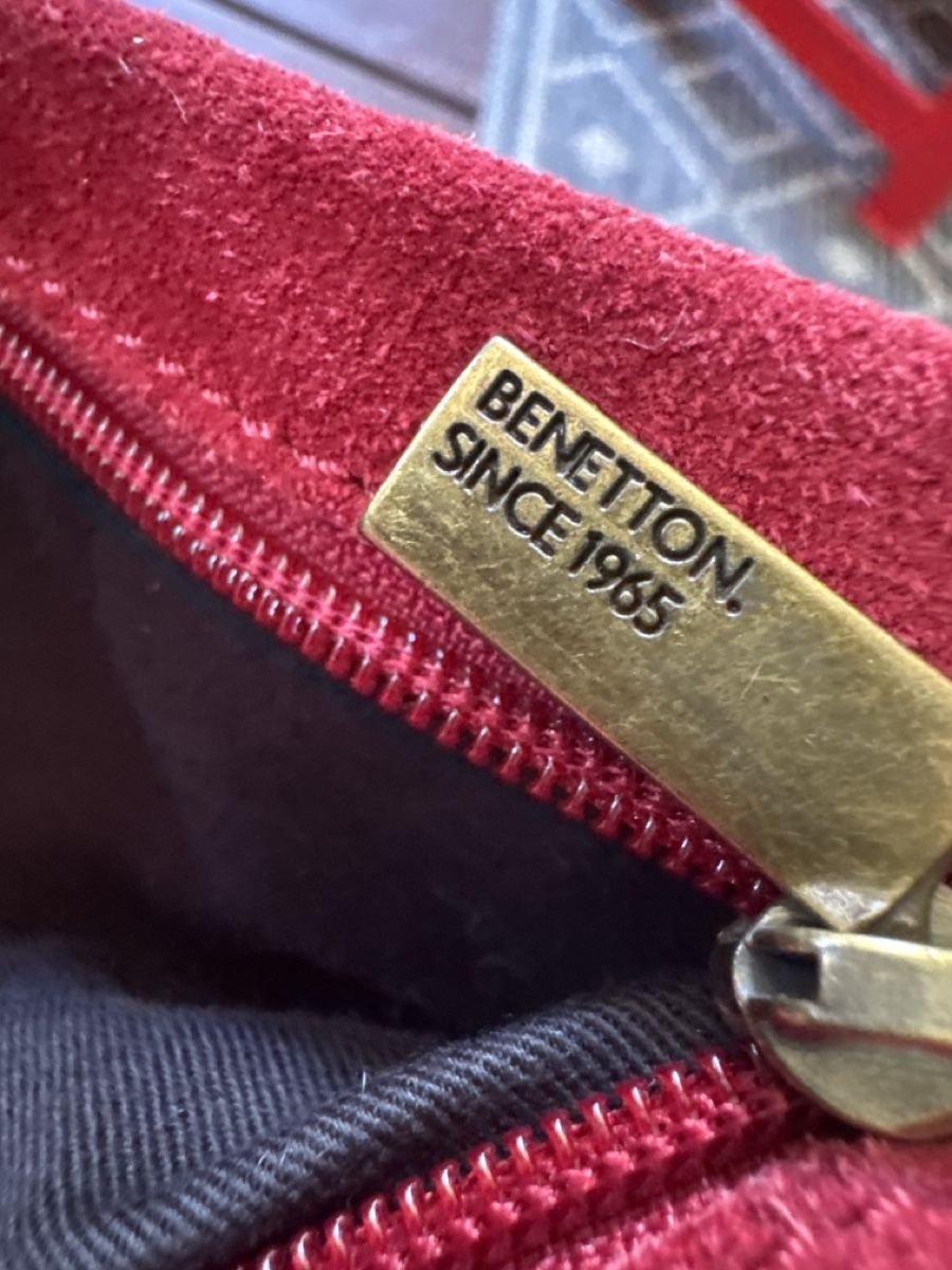 Benetton Borse: Benetton Handtasche Rot  mit Kette  – Difettoso da Zürich venduto da Belisimo 2