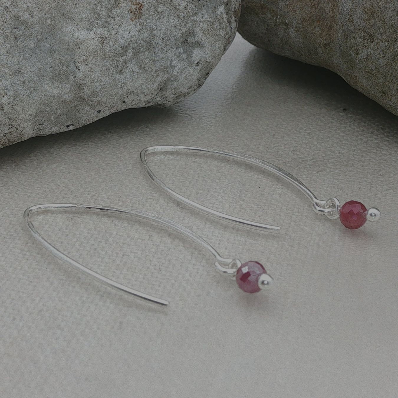 Olga Ribler Ohrringe & -stecker: Feine Ohrringe mit Granate in Silber – Neu (gemäss Beschreibung) aus Luzern von Schmuckoutlet 5