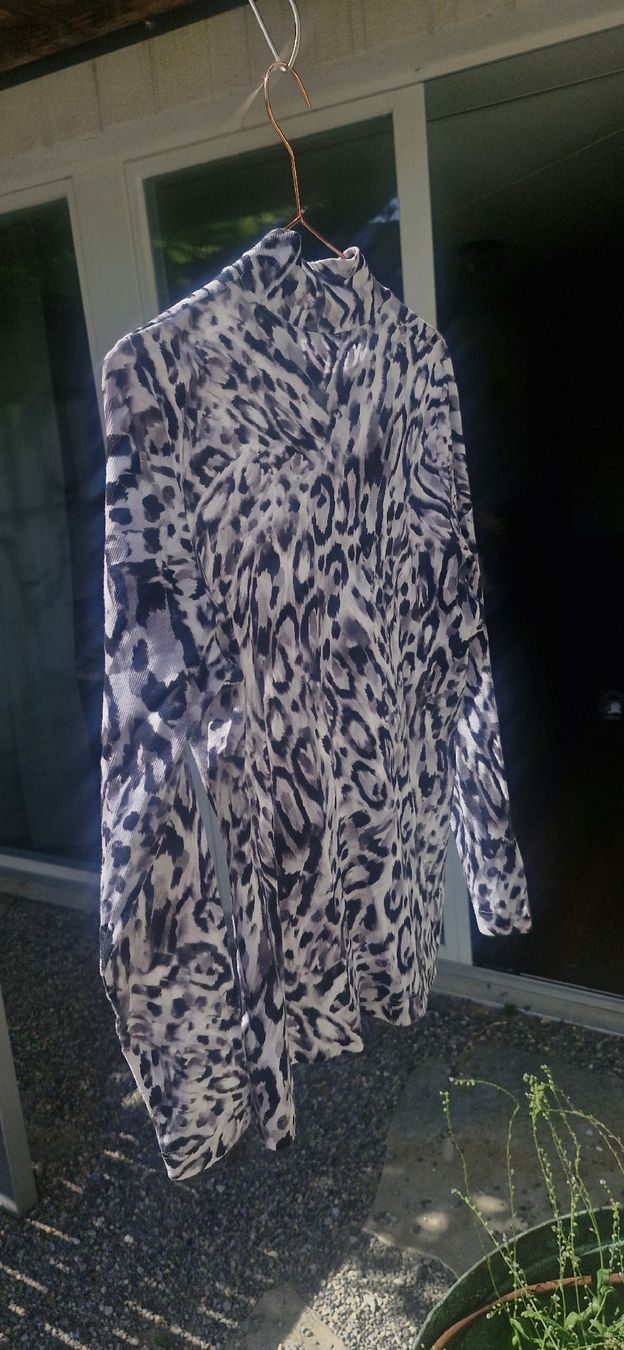 Maglioni & Felpe: Damen Langarmshirt/Turtleneck Efixelle Leo-Muster Grösse M  – Usato da Wohlen b. Bern venduto da lau_7vcp 2